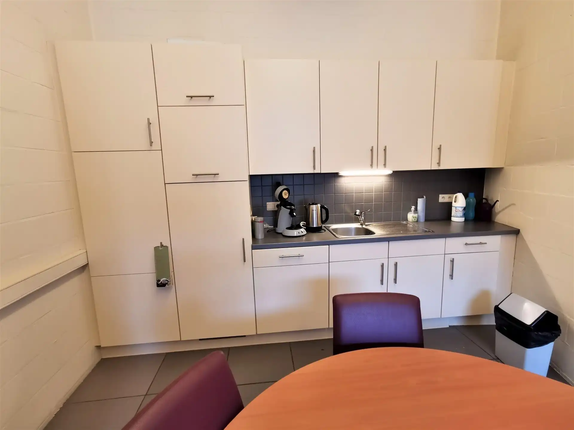 Opbrengsteigendom bestaande uit verhuurde kantoren en opslag foto 9