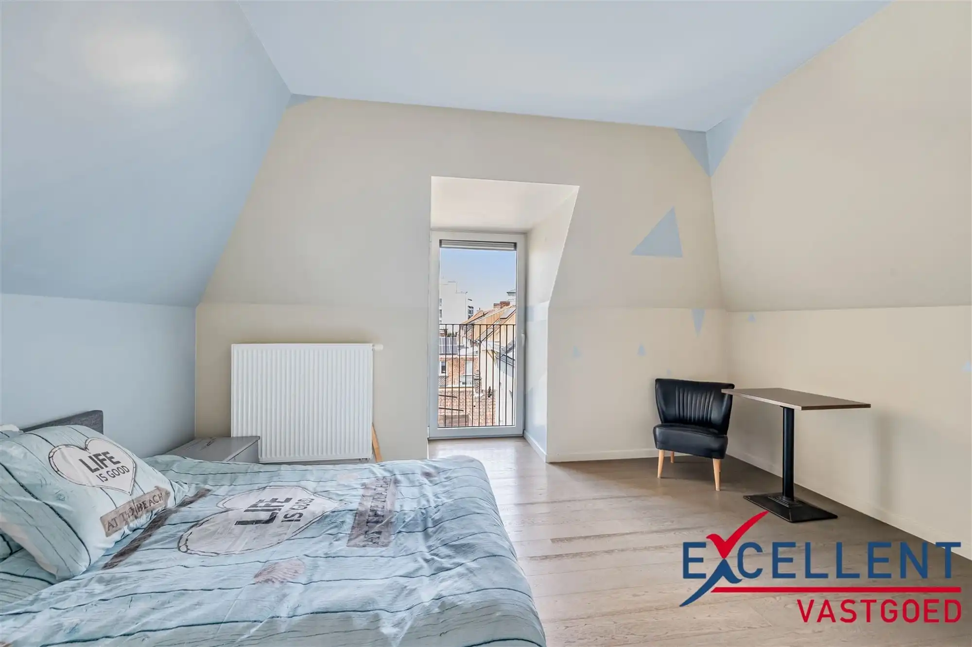 Instapklaar appartement aan het station van Deinze foto 9