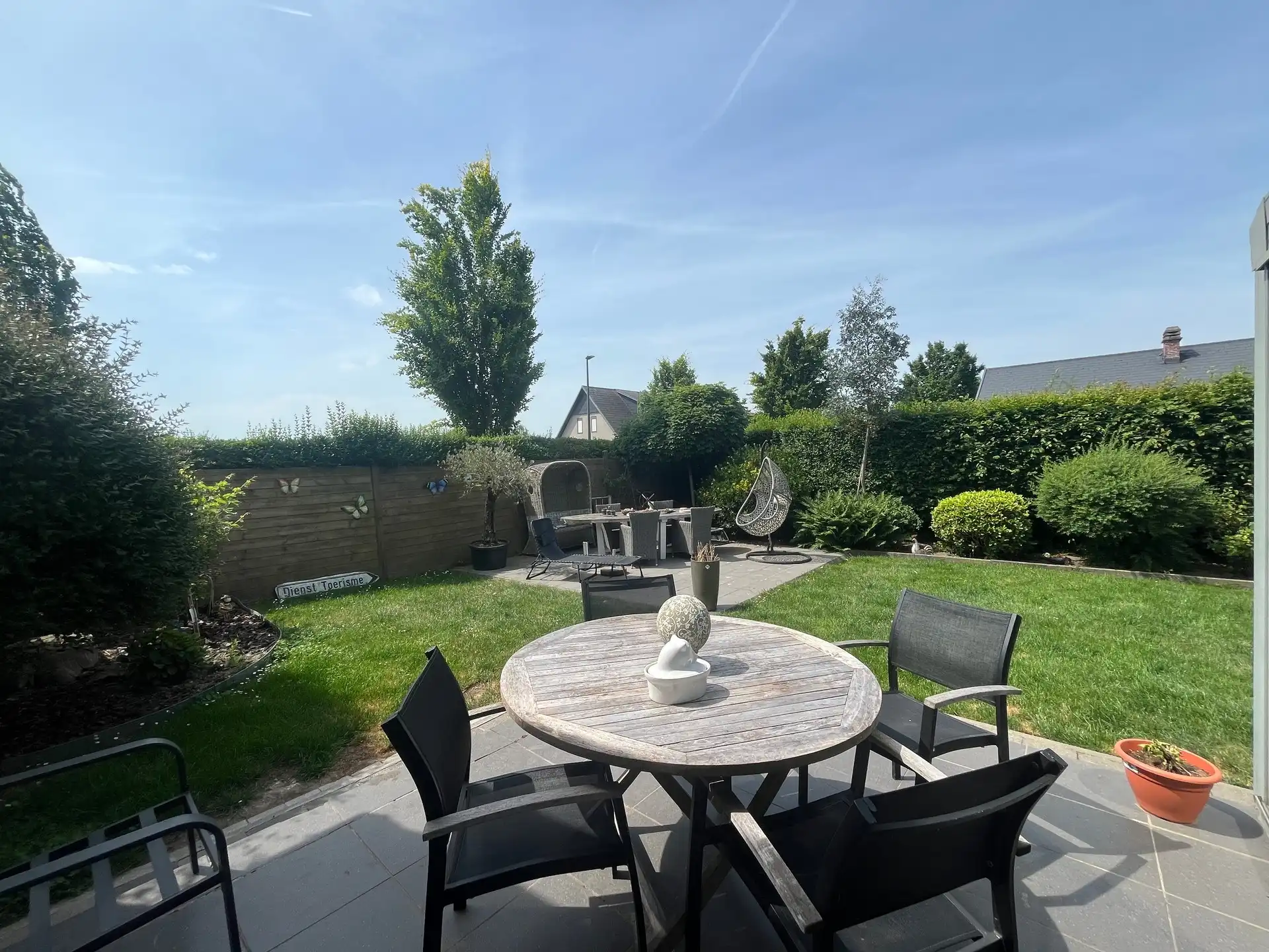 Ruime bungalow met grote tuin in rustige buurt foto 13