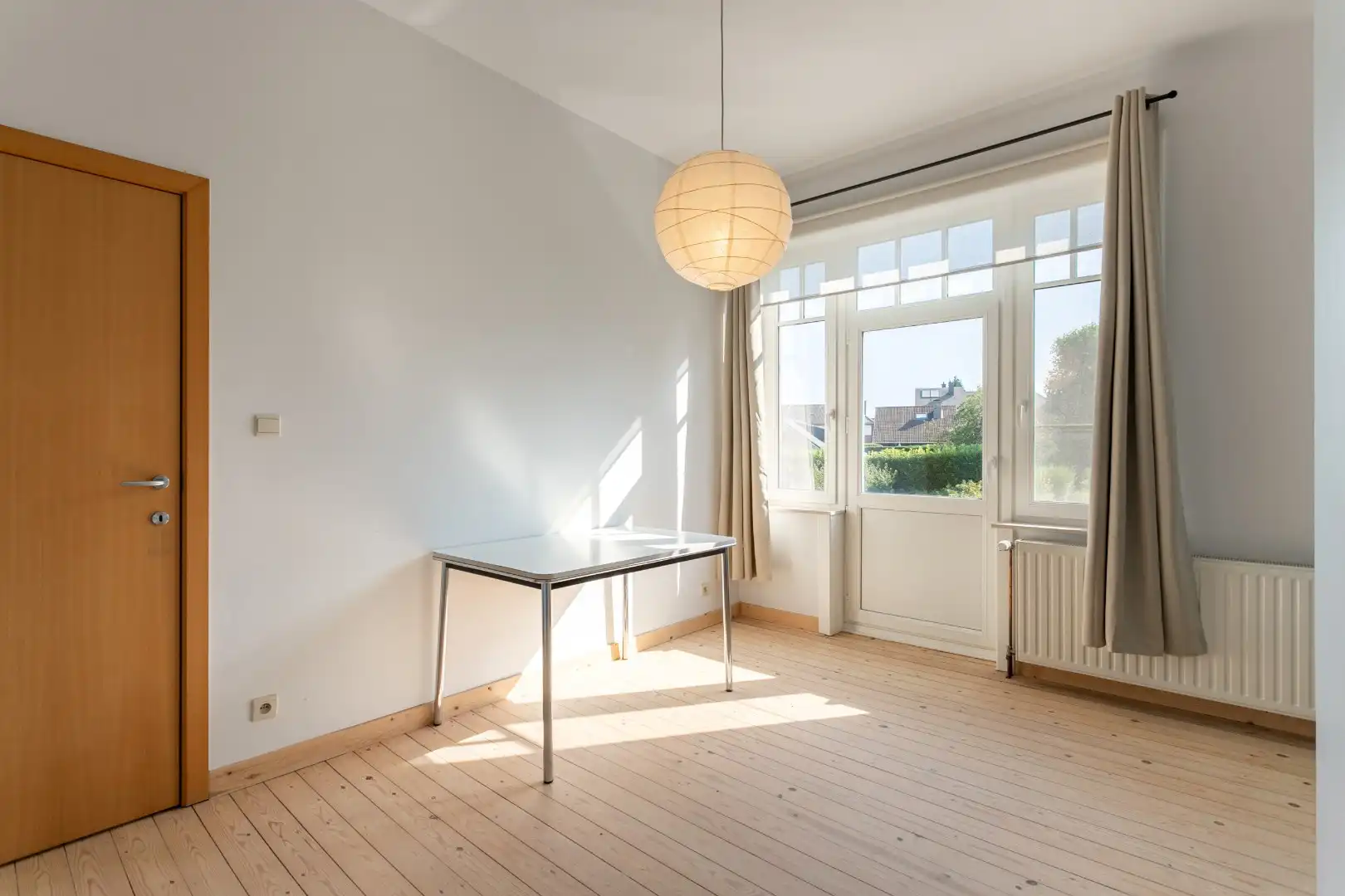Instapklare woning met 3 slpk, oprit en tuin te Halle foto 18