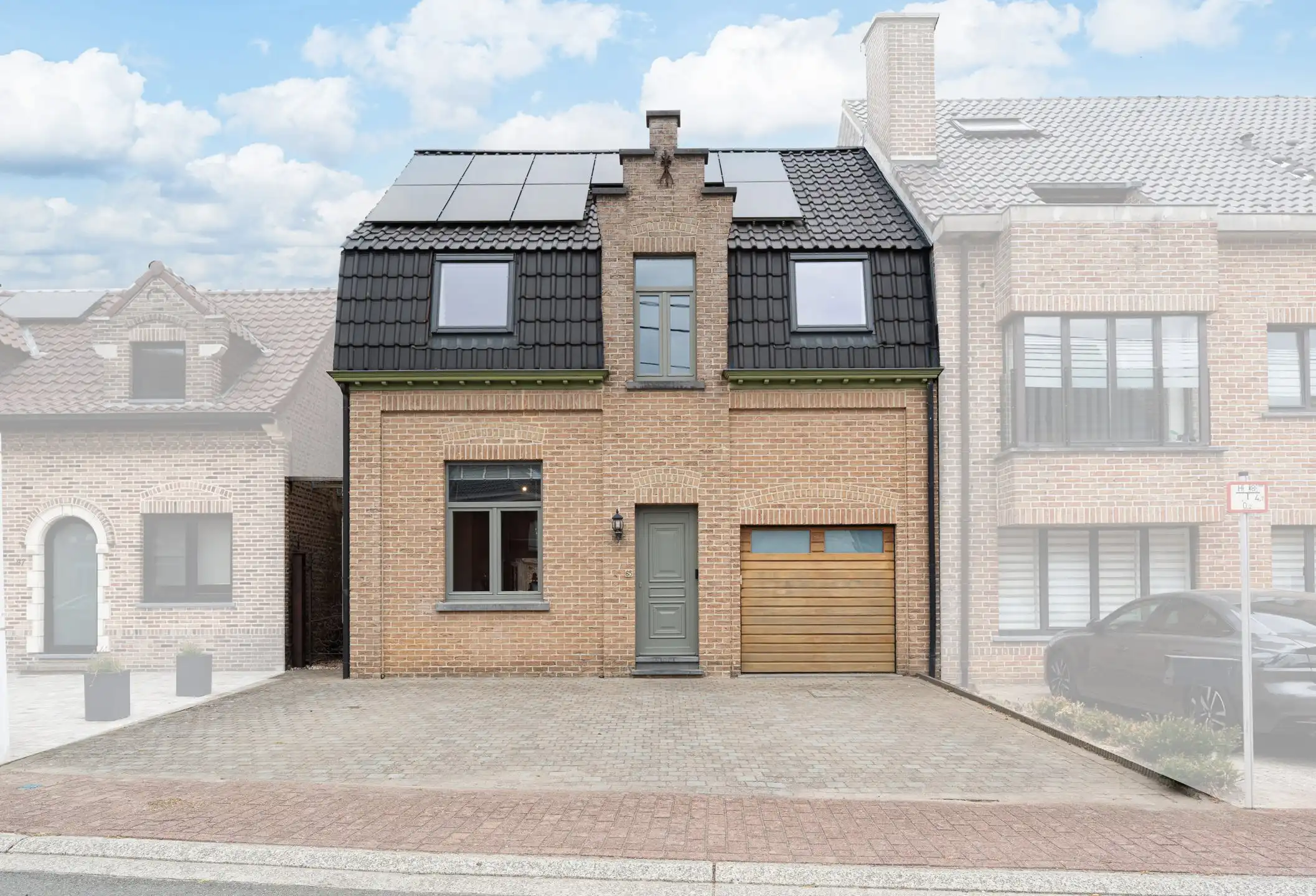 Instapklare, gerenoveerde 2-gevelwoning  foto {{pictureIndex}}