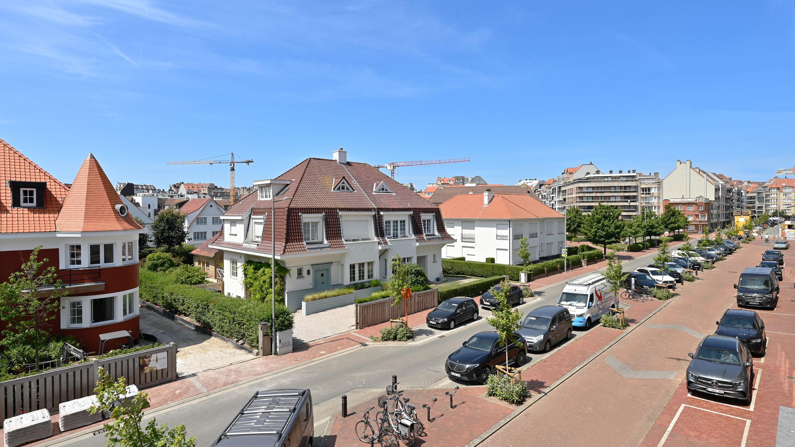 Ruim 3-slpk appartement met vrij uitzicht op de Koningslaan  foto 2