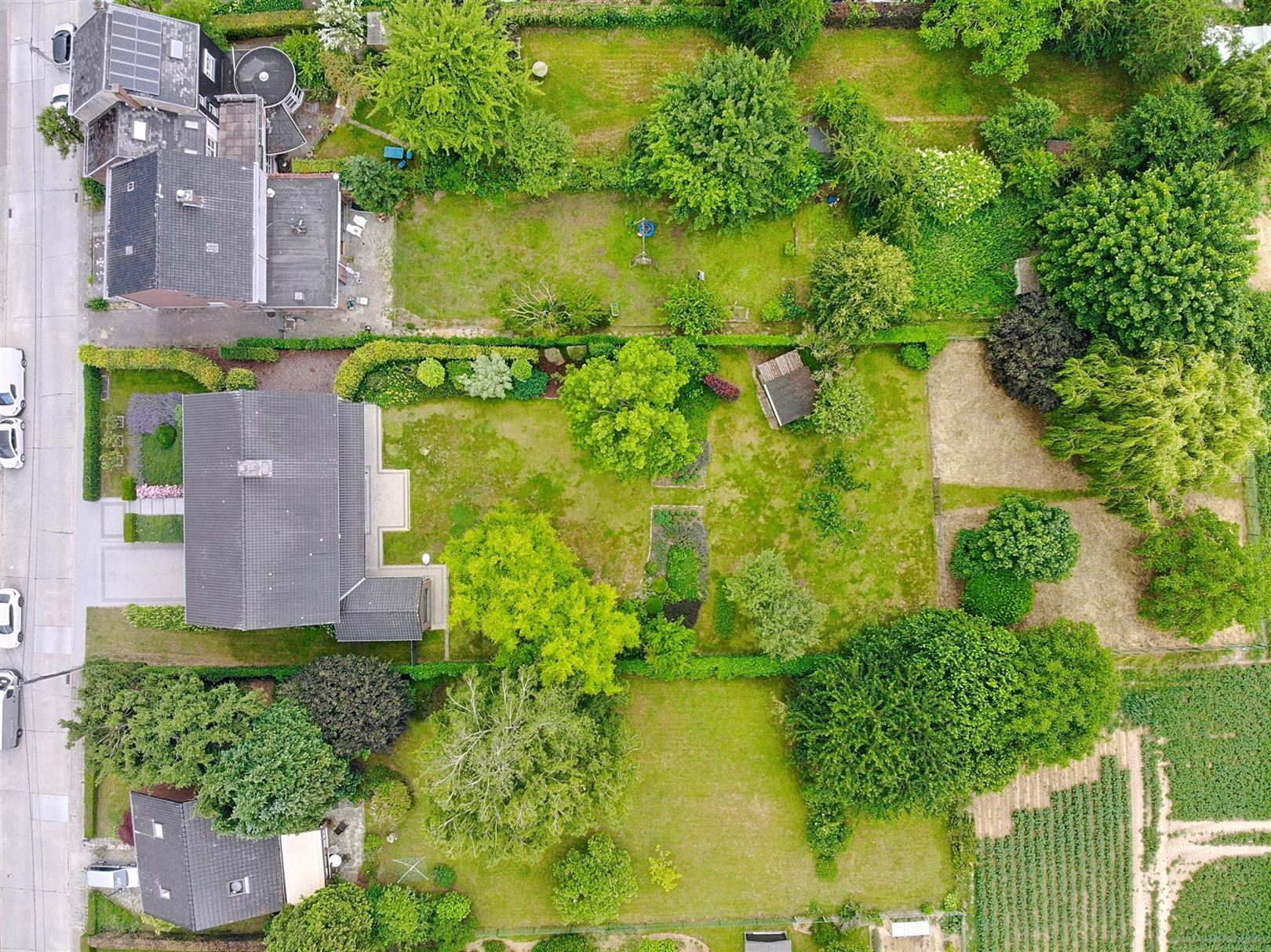 Unieke villa met prachtige tuin op 22a foto 7