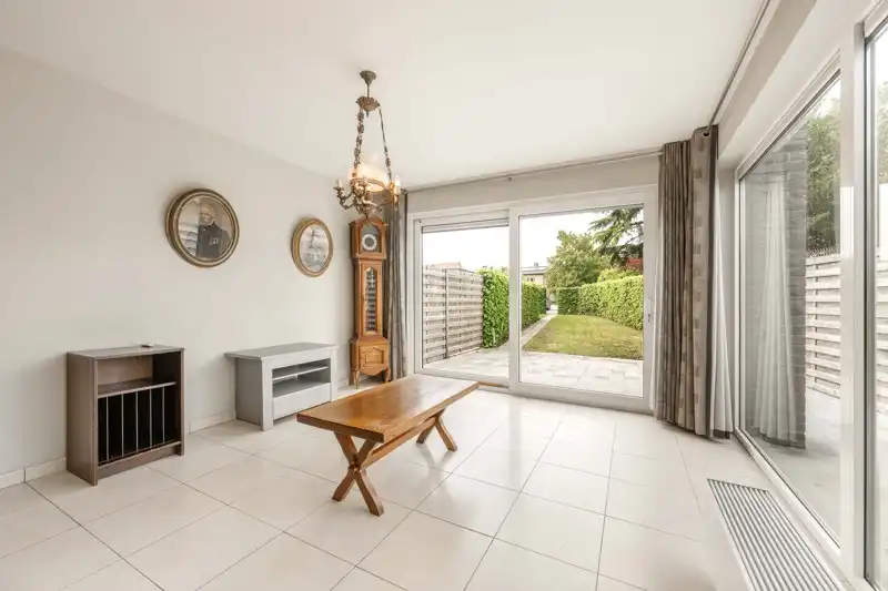 Gelijkvloers 2-slaapkamerappartement met tuin en garage nabij centrum Tielt TE KOOP! ✨🏡 foto 10