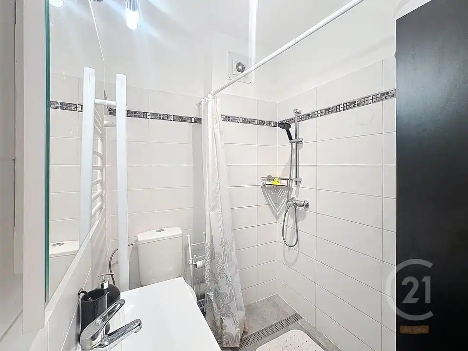 Zonnige studio met slaaphoek en terras in hartje Middelkerke foto 12