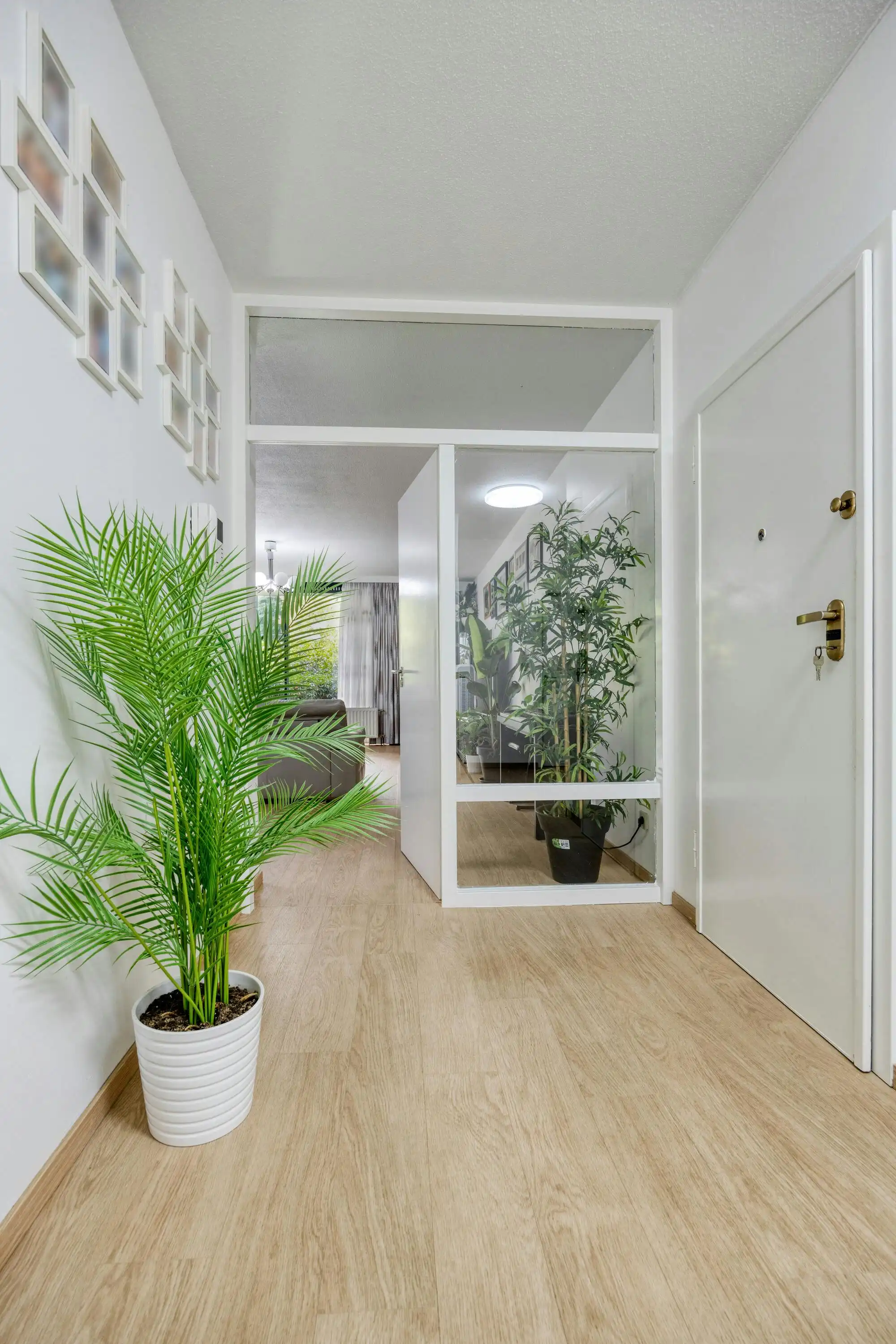 3-slaapkamerappartement met terras en parking in Laken foto 6