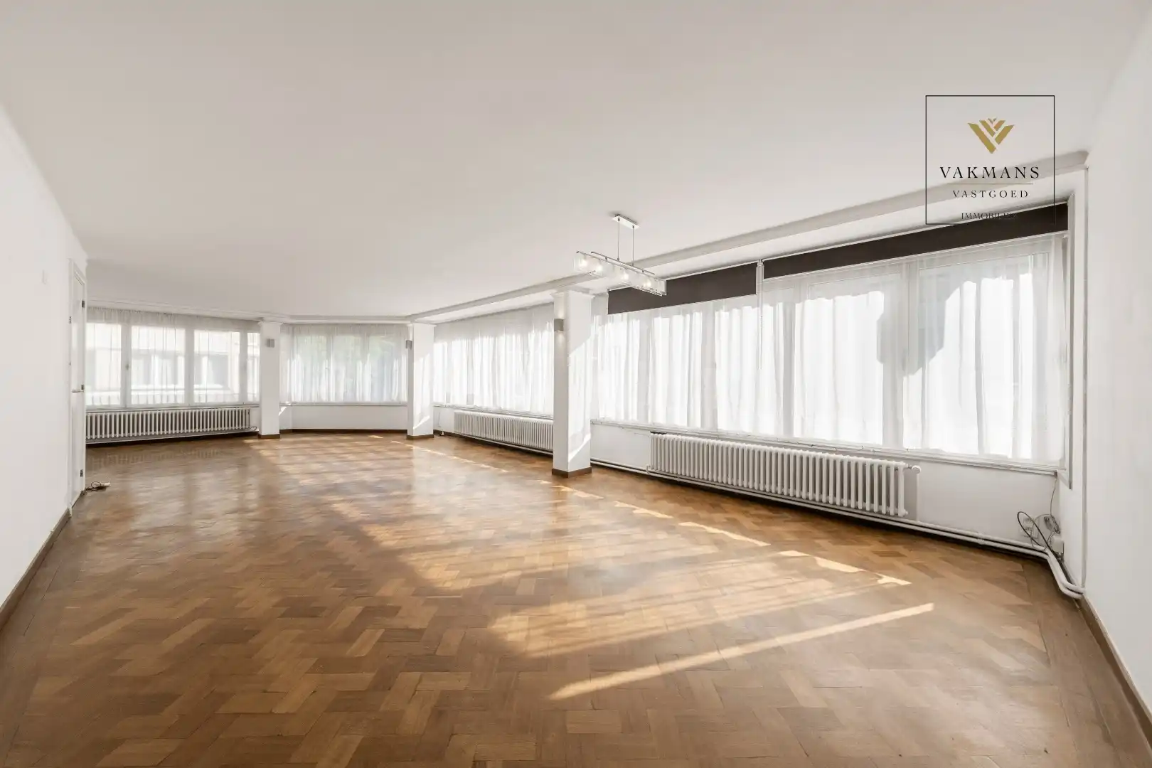 Hoek appartement pal in het centrum. foto 2