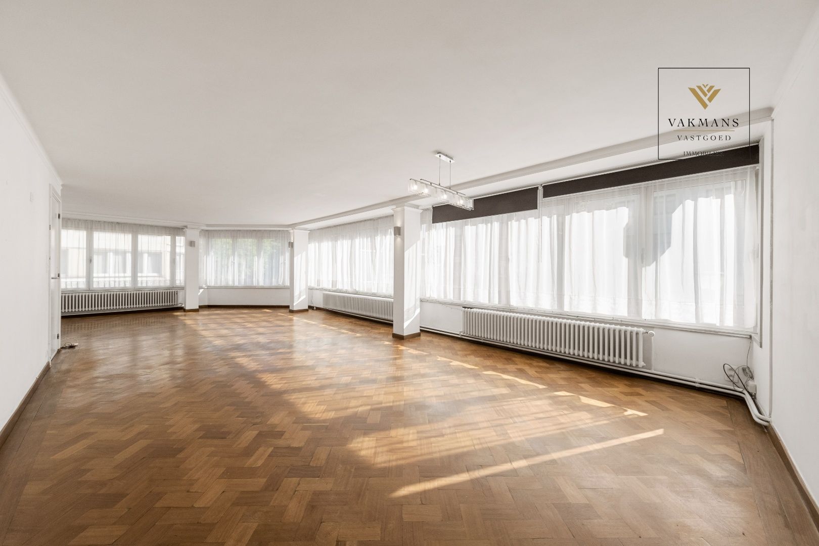 Hoek appartement pal in het centrum. foto 2