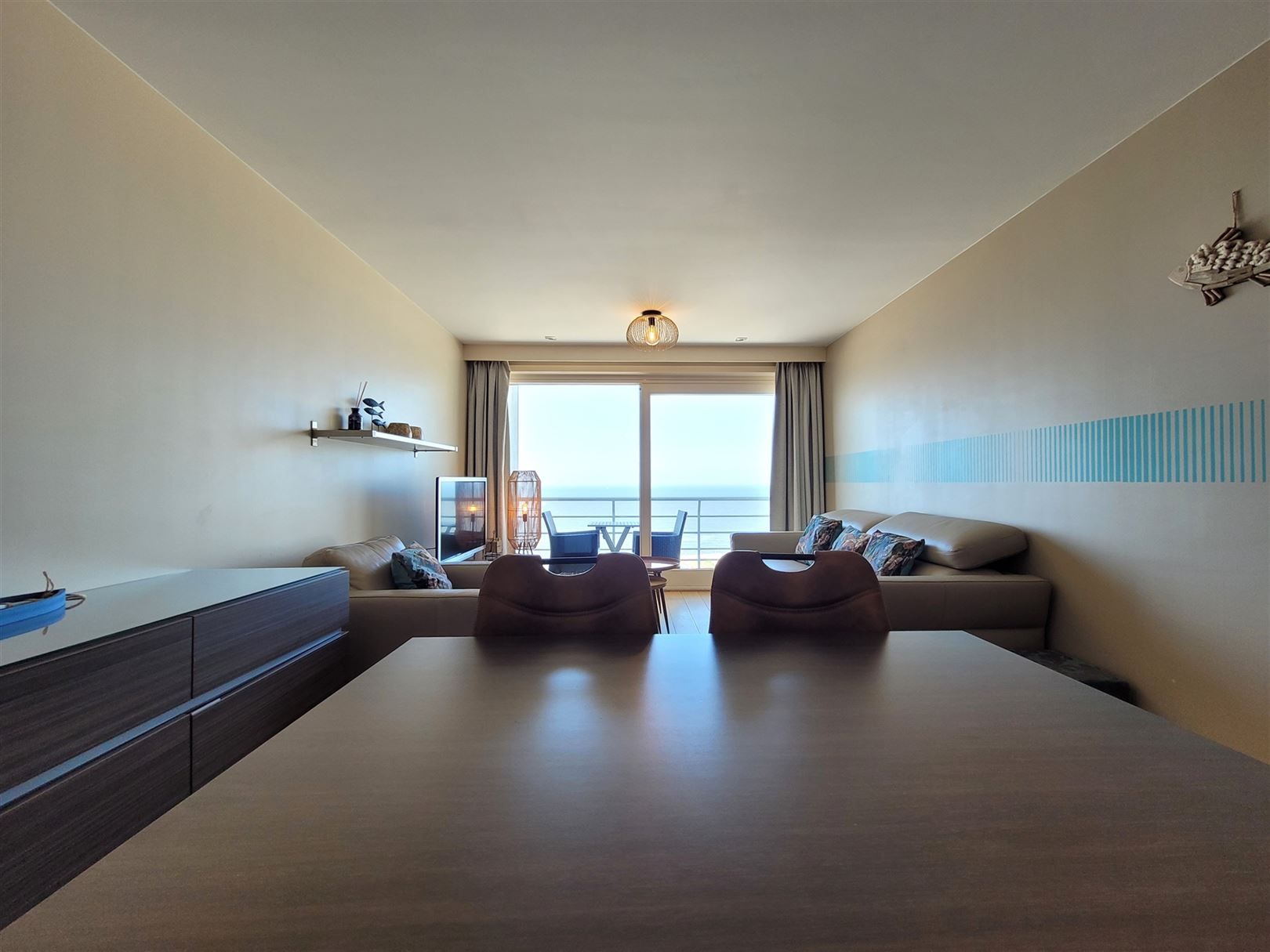 Gemeubelde studio met prachtig zicht op de zee en het casino foto 2
