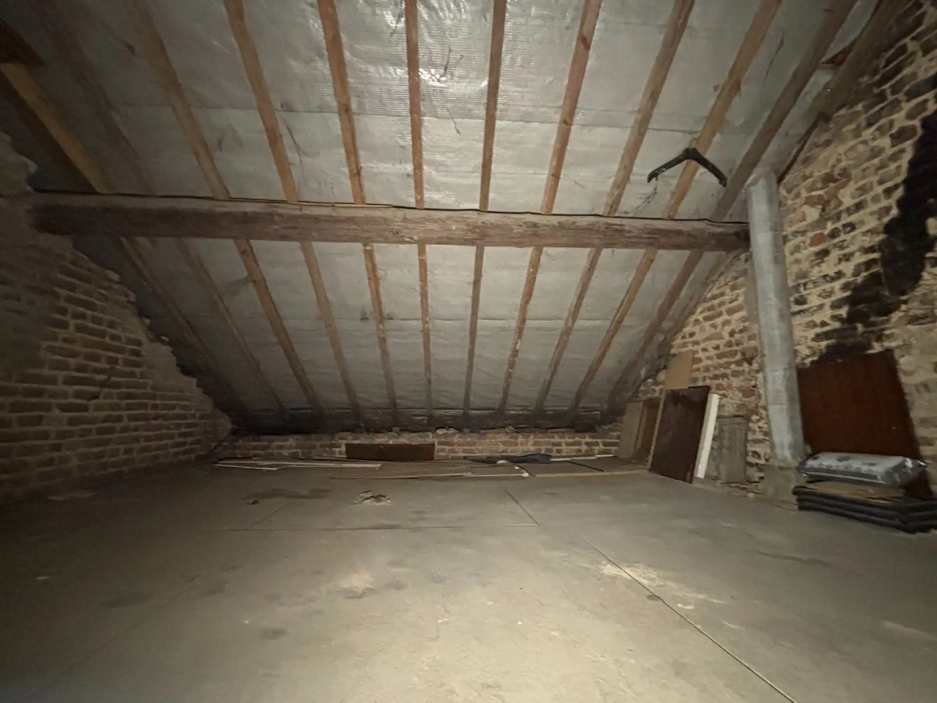 Landelijk gelegen renovatiewoning met prachtig uitzicht over de velden foto 30