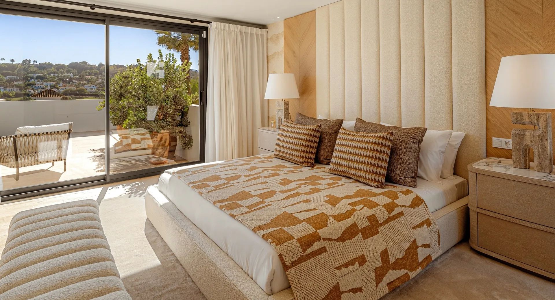 Pure perfectie in Nueva Andalucía: unieke villa met hoogwaardige afwerking foto 21