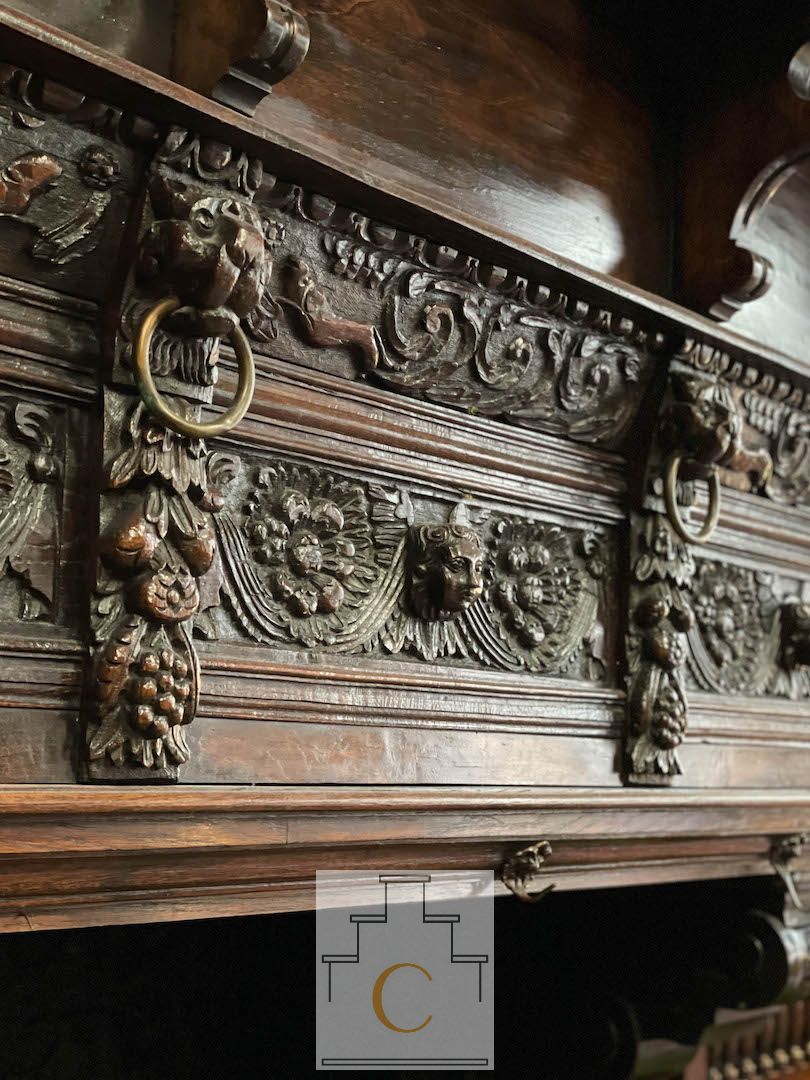 Huis Flori Van Acker, woon- en handelshuis met historisch cachet, groot en zonnig terras met subiem zicht op Sint-Salvatorskathedraal foto 8