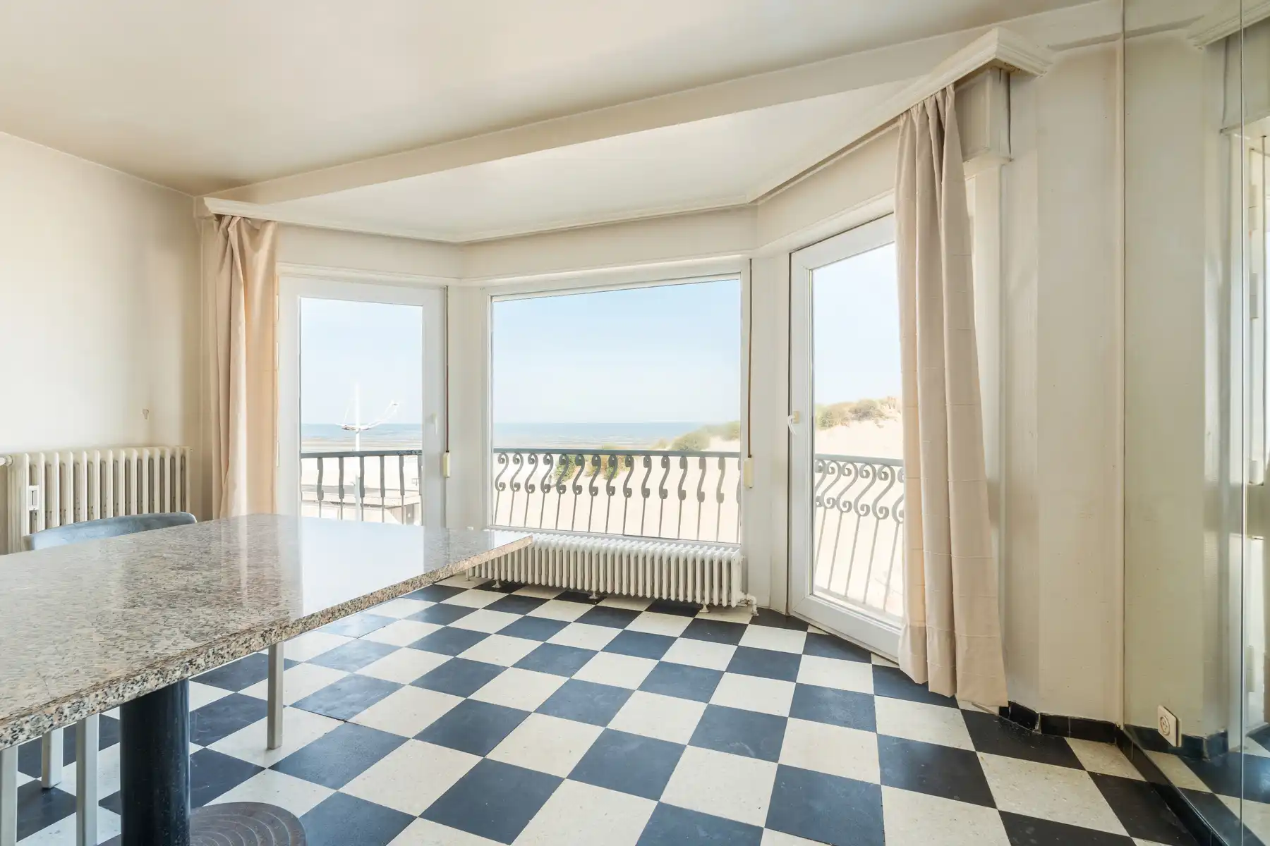 Appartement 2 slaapkamers met frontaal zeezicht te Koksijde foto 4