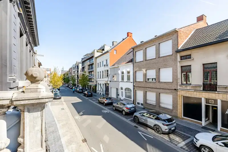 Roeselare Centrum - Lichtrijk appartement met 2 slaapkamers en garage foto 12