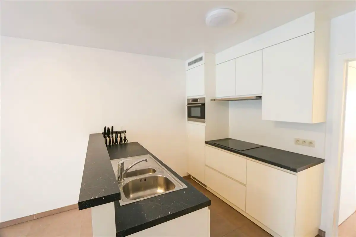 Instapklaar appartement met twee terrassen in het centrum foto 4