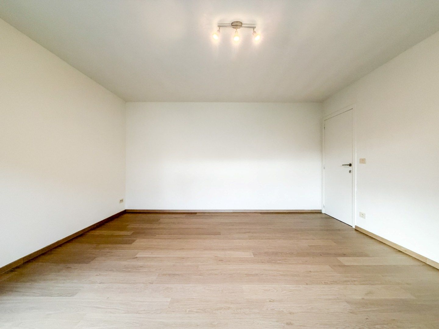 Ruime instapklare woning met tuin, 3 slpk, grote garage/berging (100 m²) te Handzame foto 13