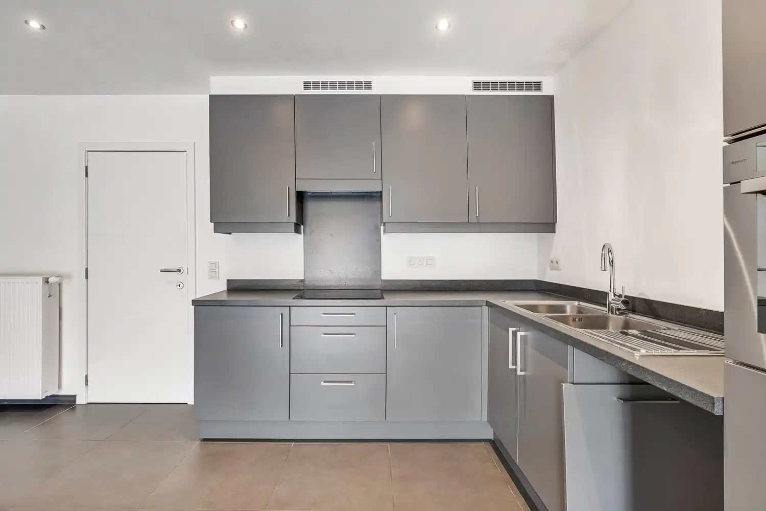 Appartement met 2 slaapkamers en ruime tuin foto 5