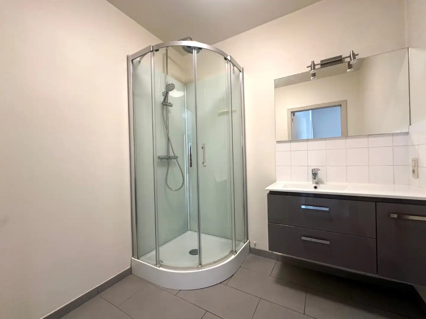 Lichtrijk appartement met drie slaapkamers foto 14