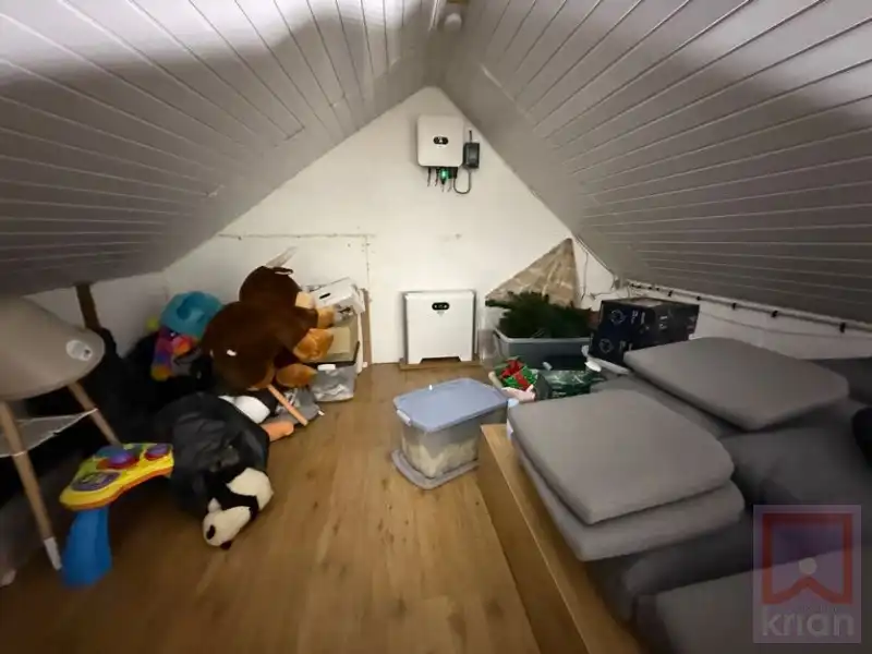 Instapklare gerenoveerde woning met 4 slaapkamers, zonnepanelen en thuisbatterij foto 30