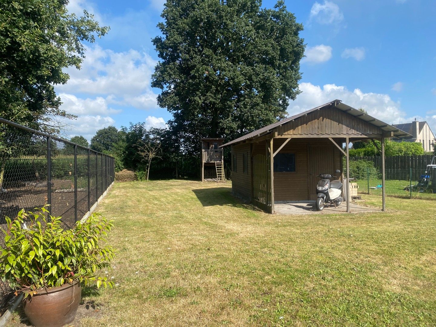 Knappe moderne woning op een prachtig perceel foto 21