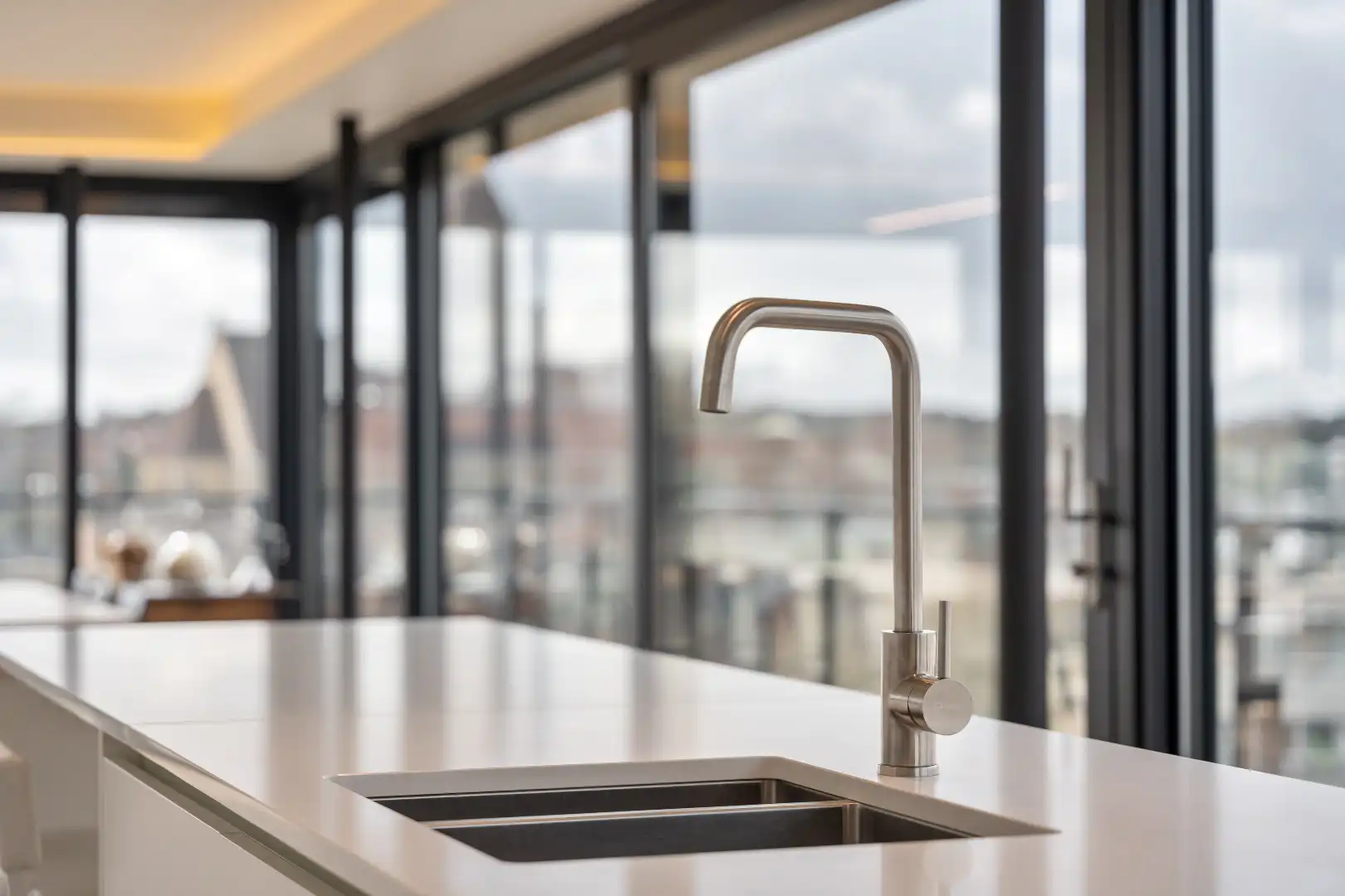 Exclusief penthouse met ruim terras, 2 slpk, dubbele autostaanplaats, centrum Genk foto 14