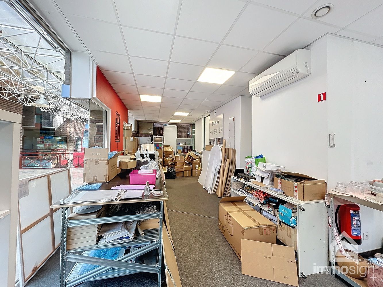 Zeer ruime handelsruimte met garage en autostaanplaats, mogelijks ook uit te breiden in Shopping 2 te Genk! foto 10