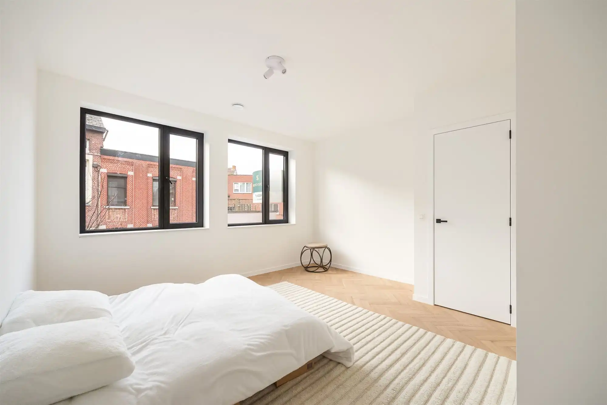 Nieuwbouwwoning met vier slaapkamers en tuin foto 20