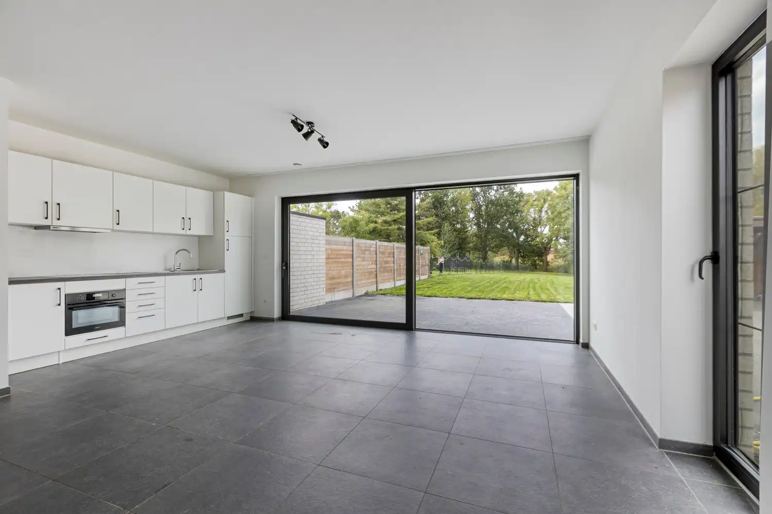 RECENTE, ENERGIEZUINIGE WONING MET 4 SLAAPKAMERS IN SCHERPENHEUVEL! foto 9