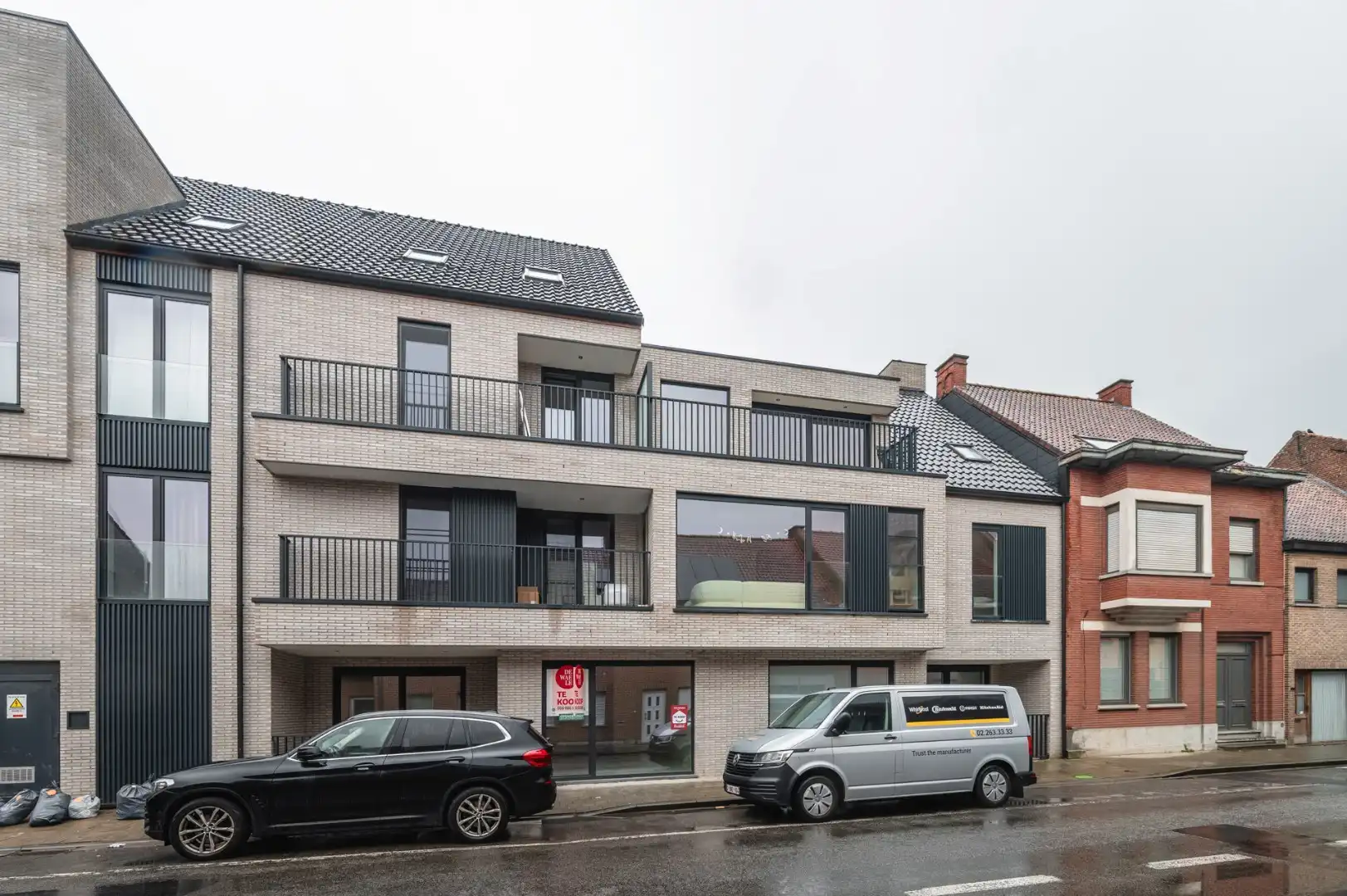 BEN appartement met aangenaam terras, 2 slks, autostaanplaats en direct instapklaar. foto 2