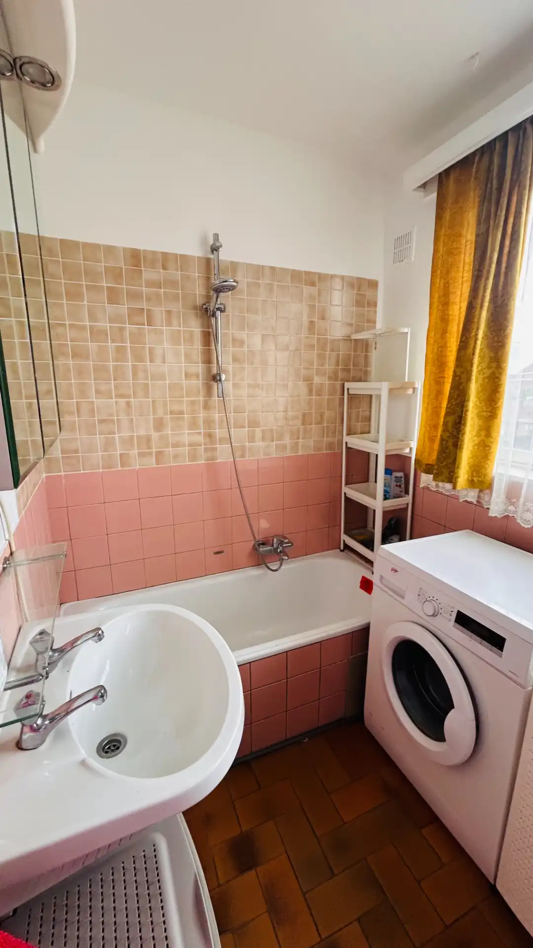 Gemeubeld 1-slaapkamer appartement met groot terras foto 6