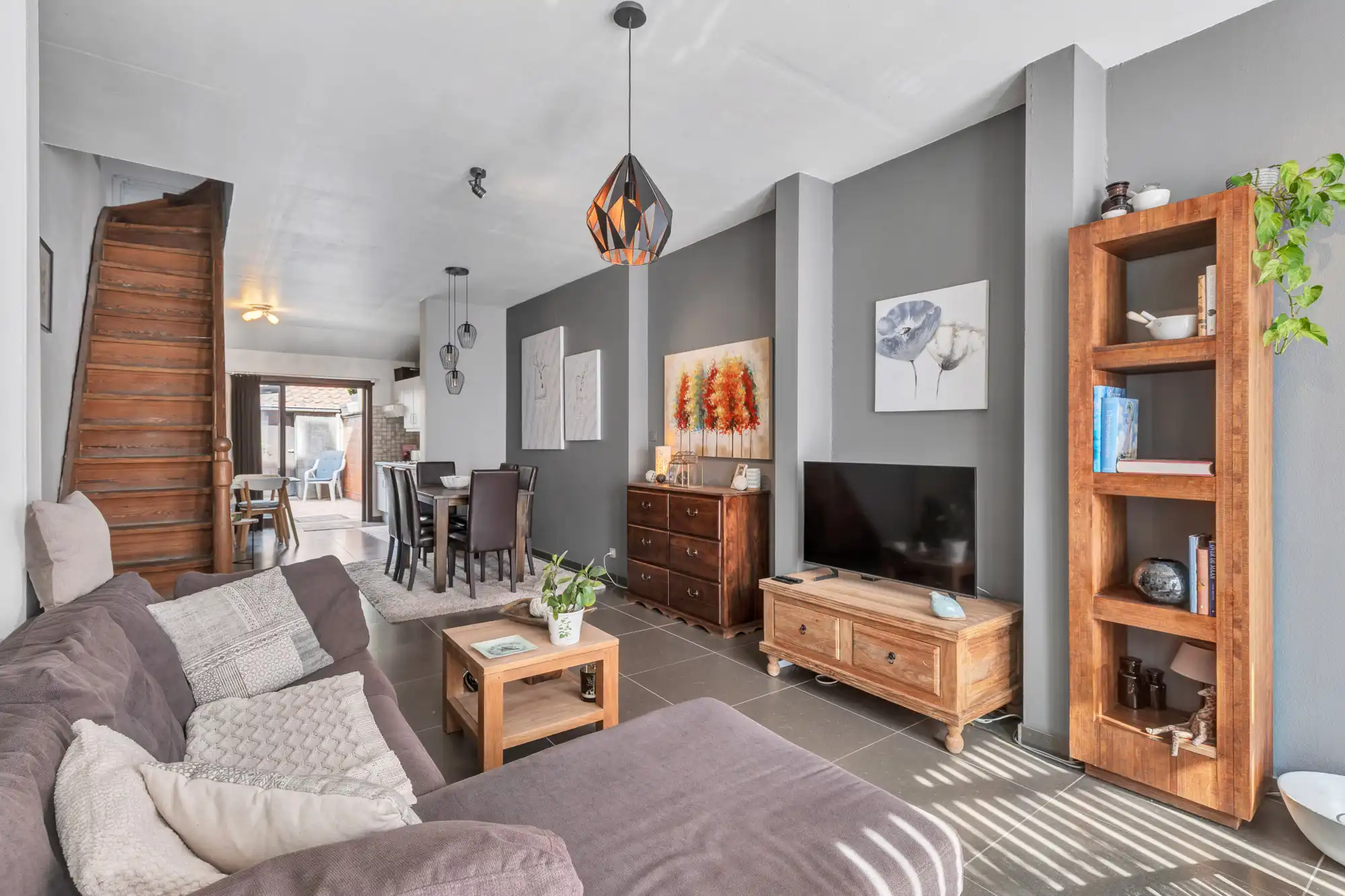 Instapklare woning met terras, buitenberging in het centrum foto 3