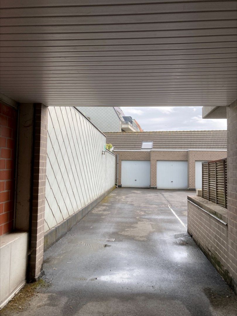 Afgesloten garagebox te Bredene foto 2