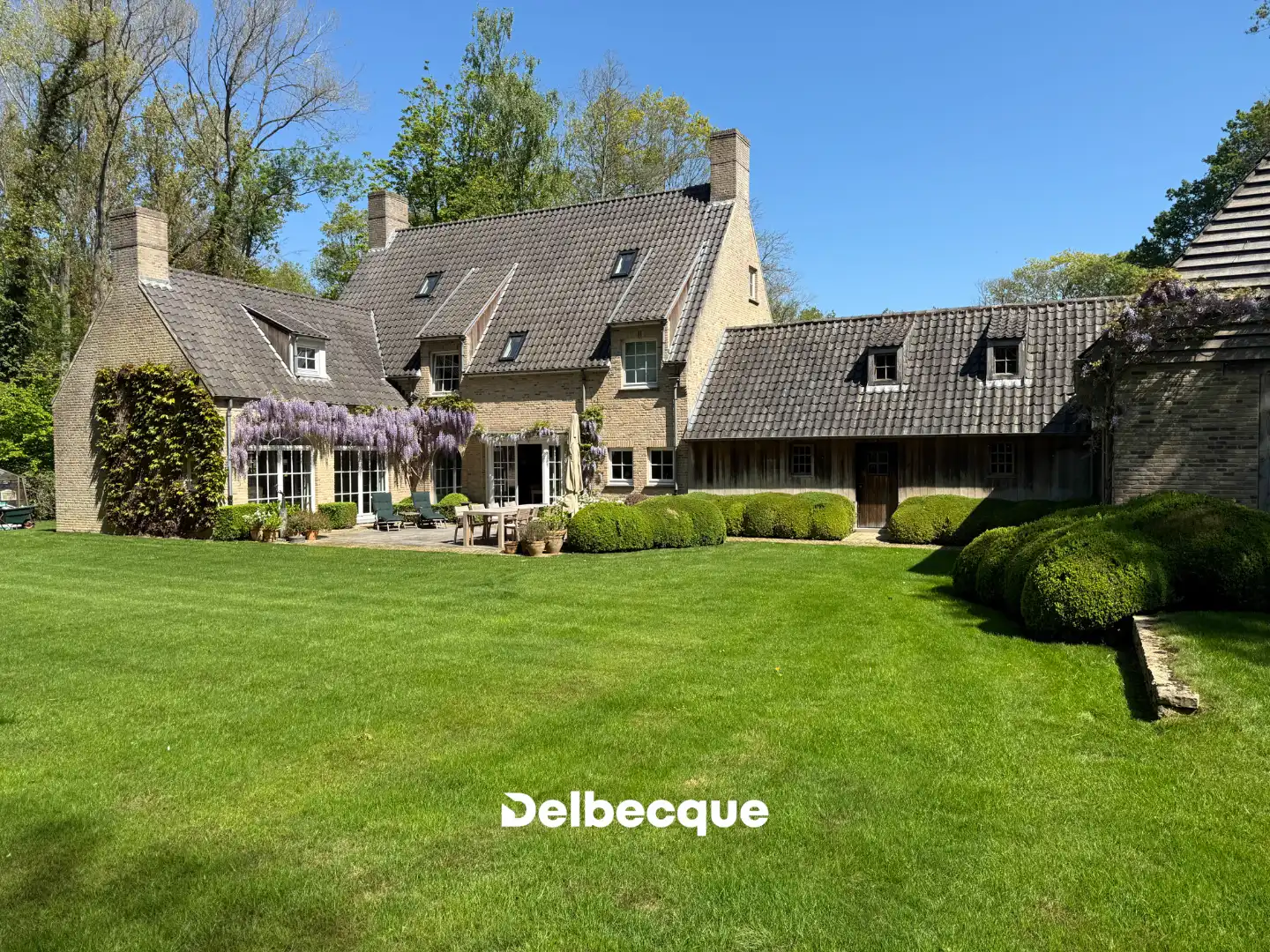 Exclusief landhuis op uniek domein aan Merkemveld te Zedelgem foto 2