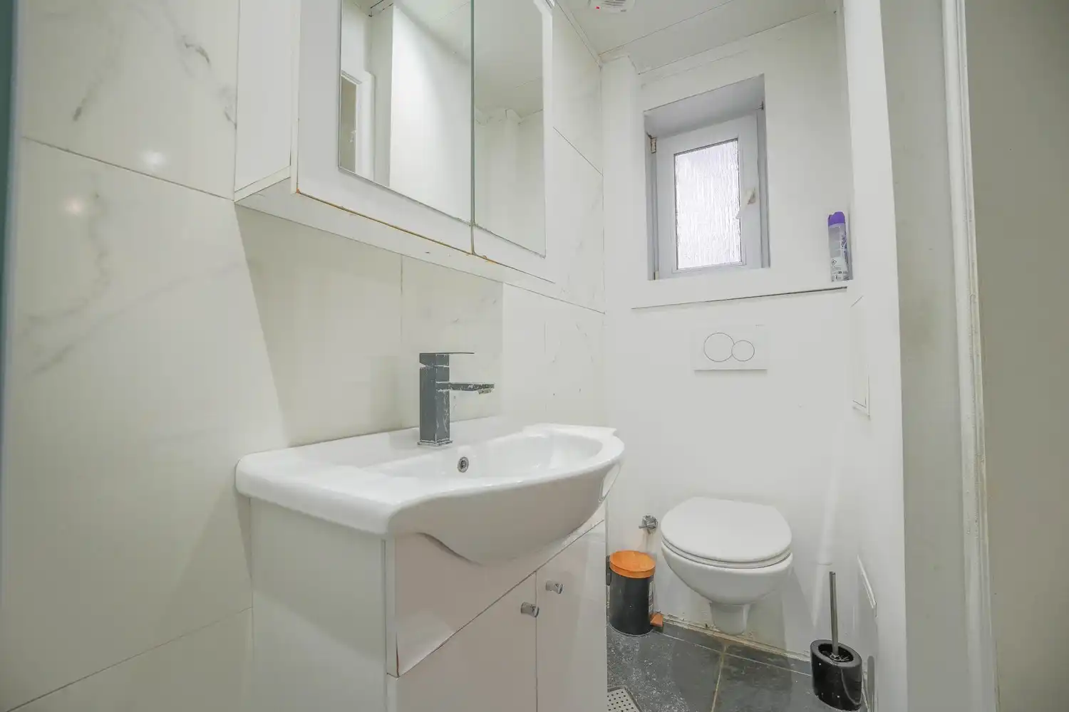 Instapklaar appartement met terras in Jette foto 14