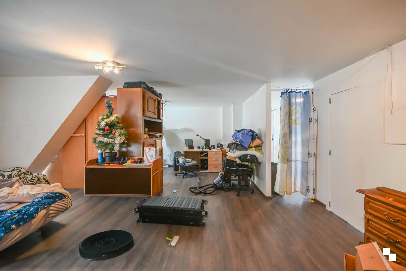 Riante ééngezinswoning met garage nabij centrum Wakken foto 13