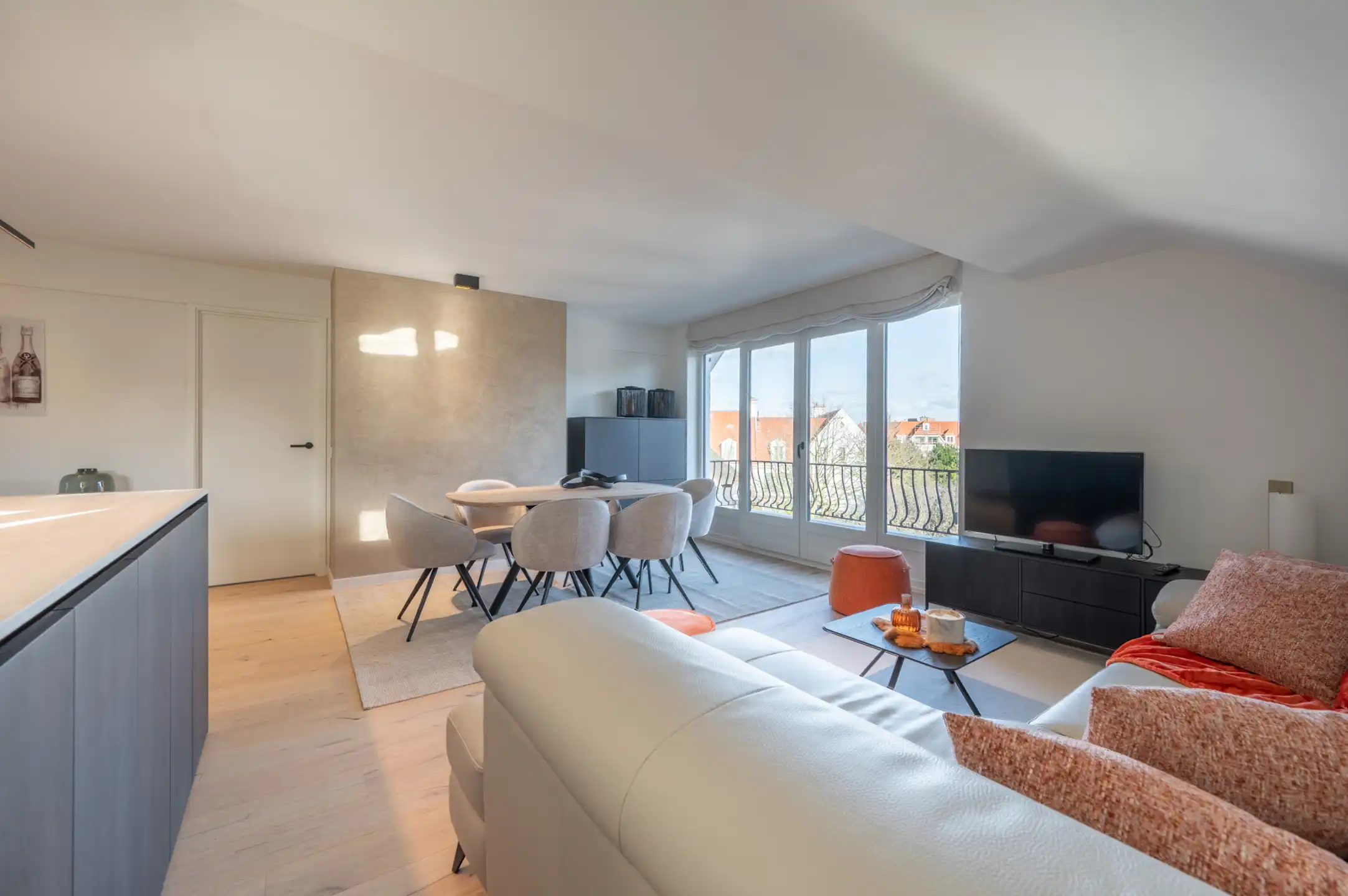 Gerenoveerd appartement in charmante residentie in het Zoute foto 9