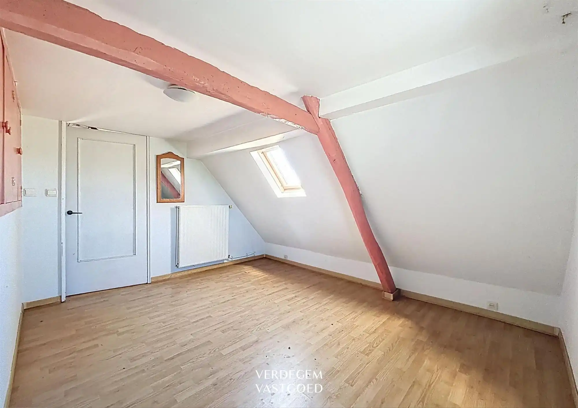 Te renoveren hoeve met schuur op een terrein van 1.634m² foto 15