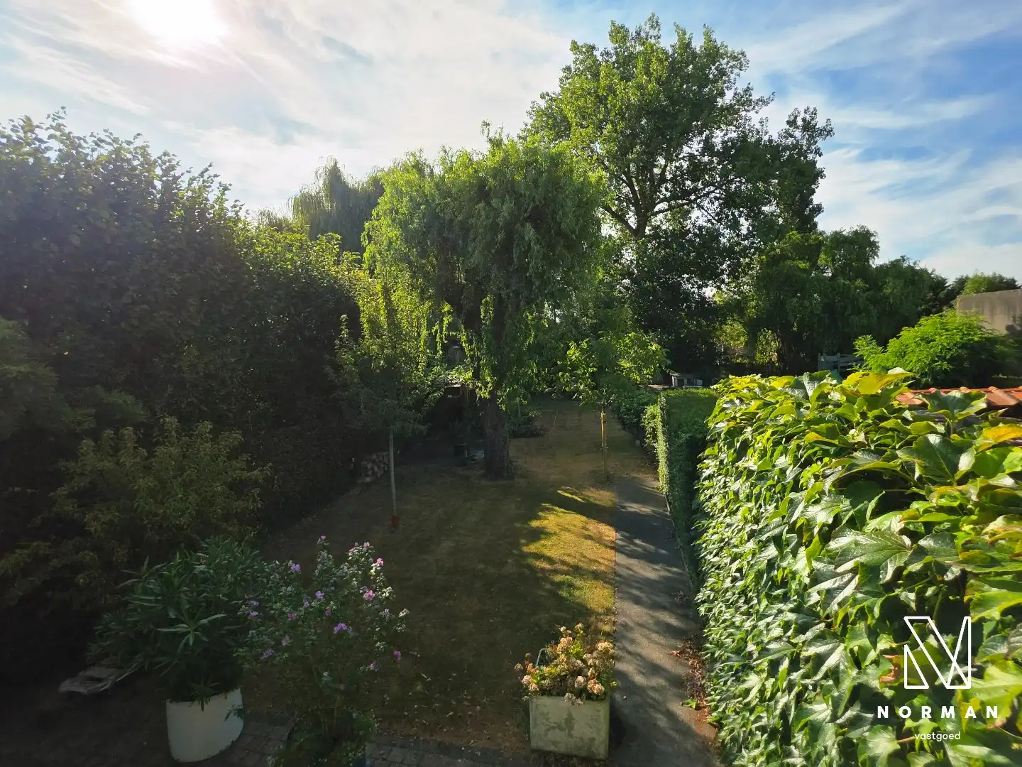 Ruime woning met mooie tuin in rustige straat in Beveren-Leie foto 12