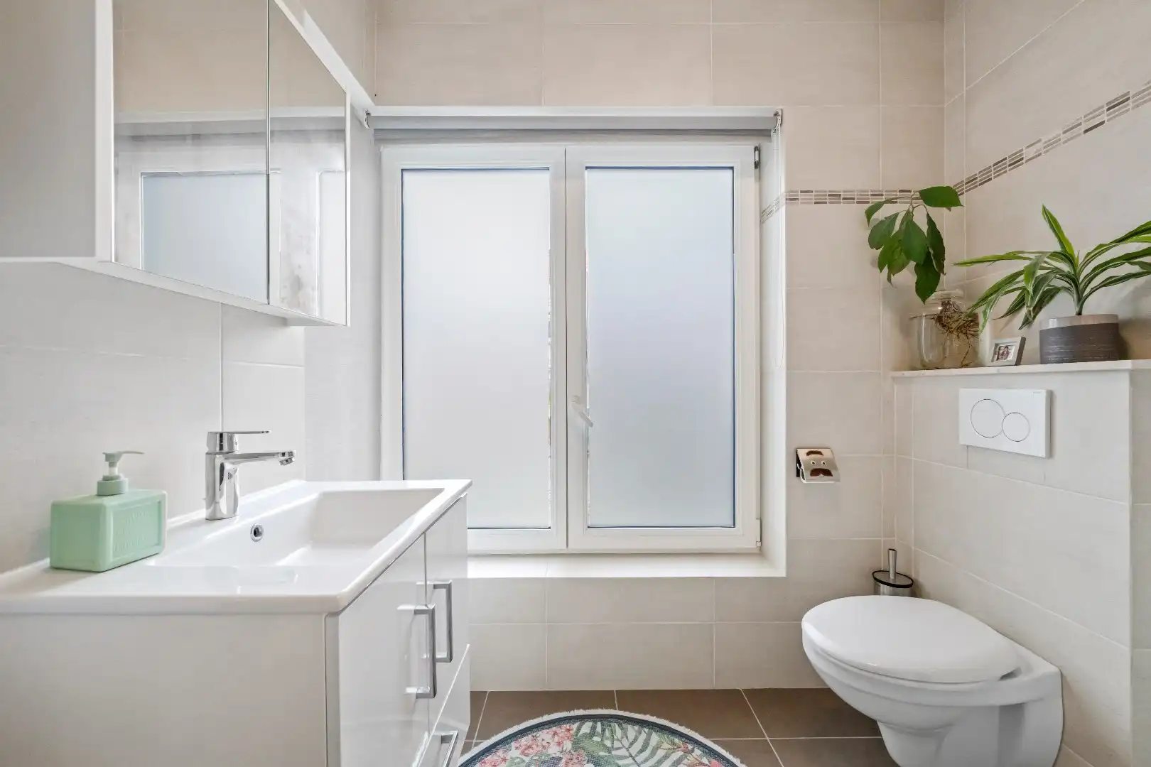 Goed gelegen gerenoveerd woonhuis foto 8