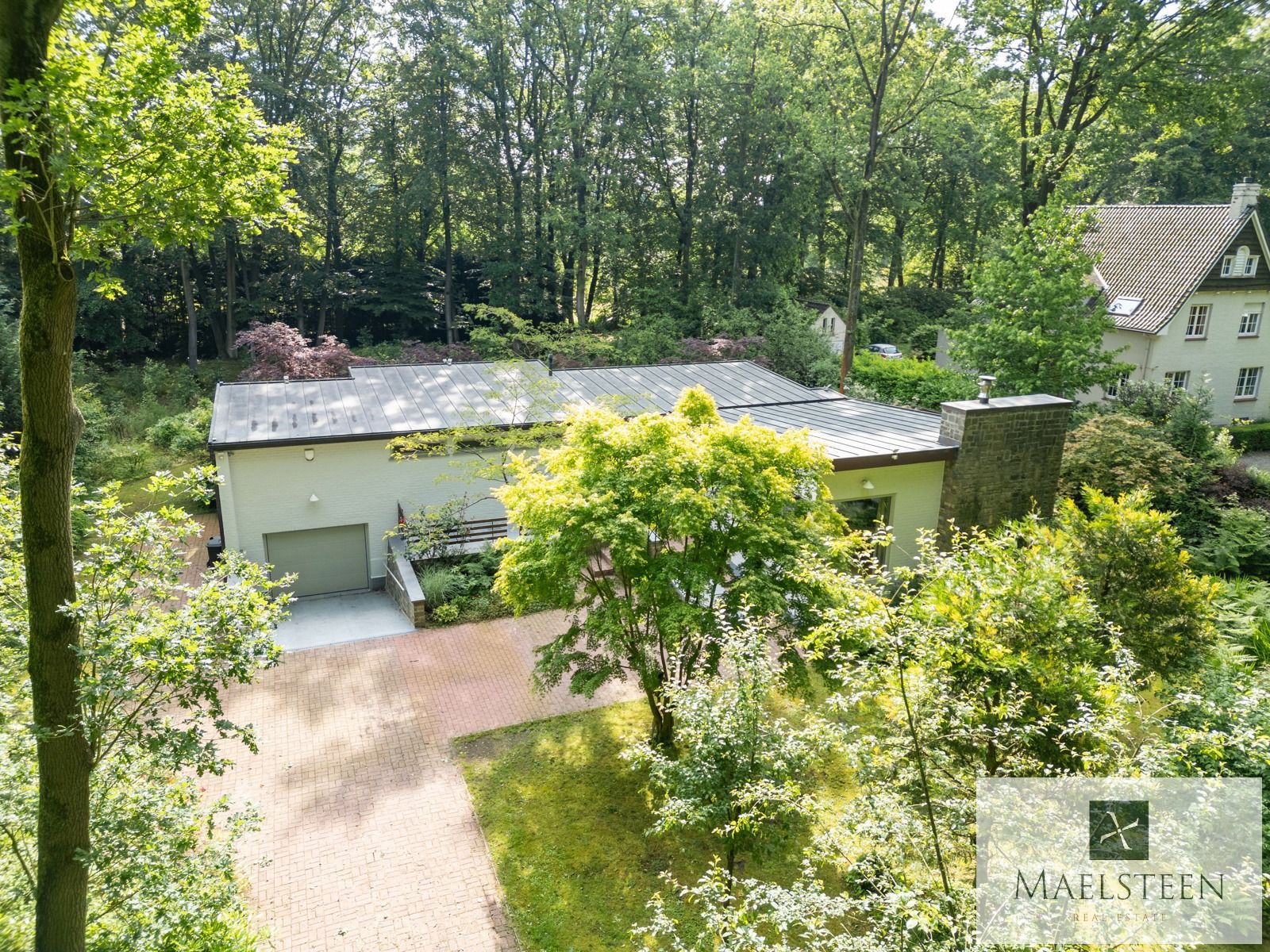 Tijdloze villa op 2.745 m² in Tillegembos Brugge foto 2