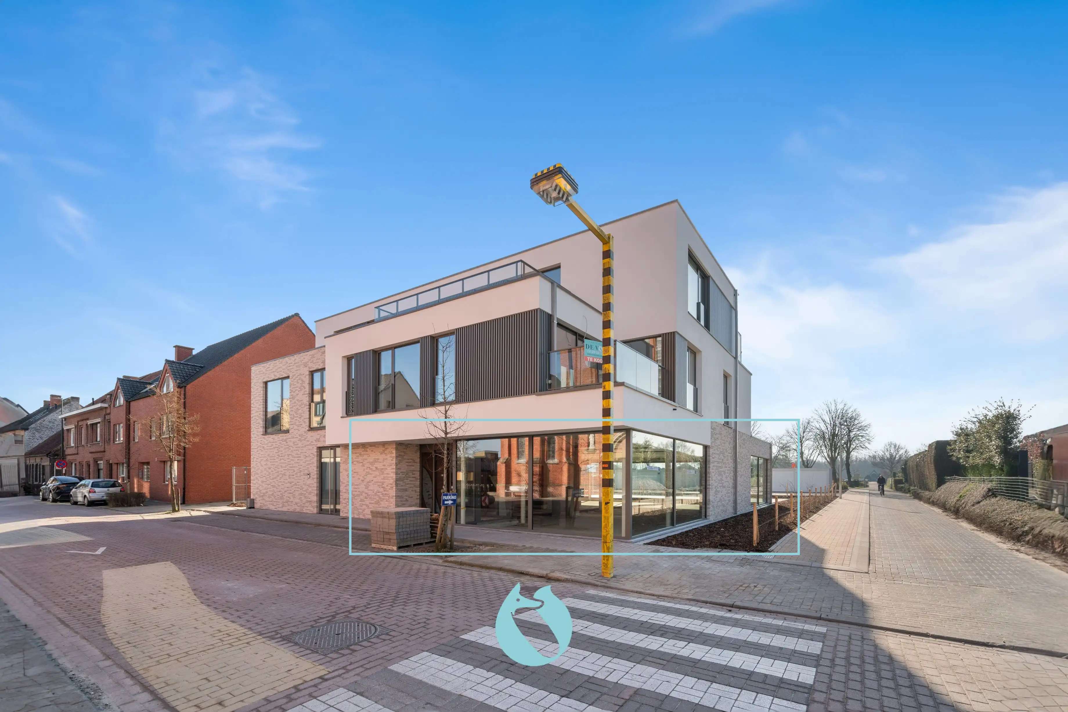 Multifunctioneel handelspand (360m²) met zonneterras (160m²) foto 2