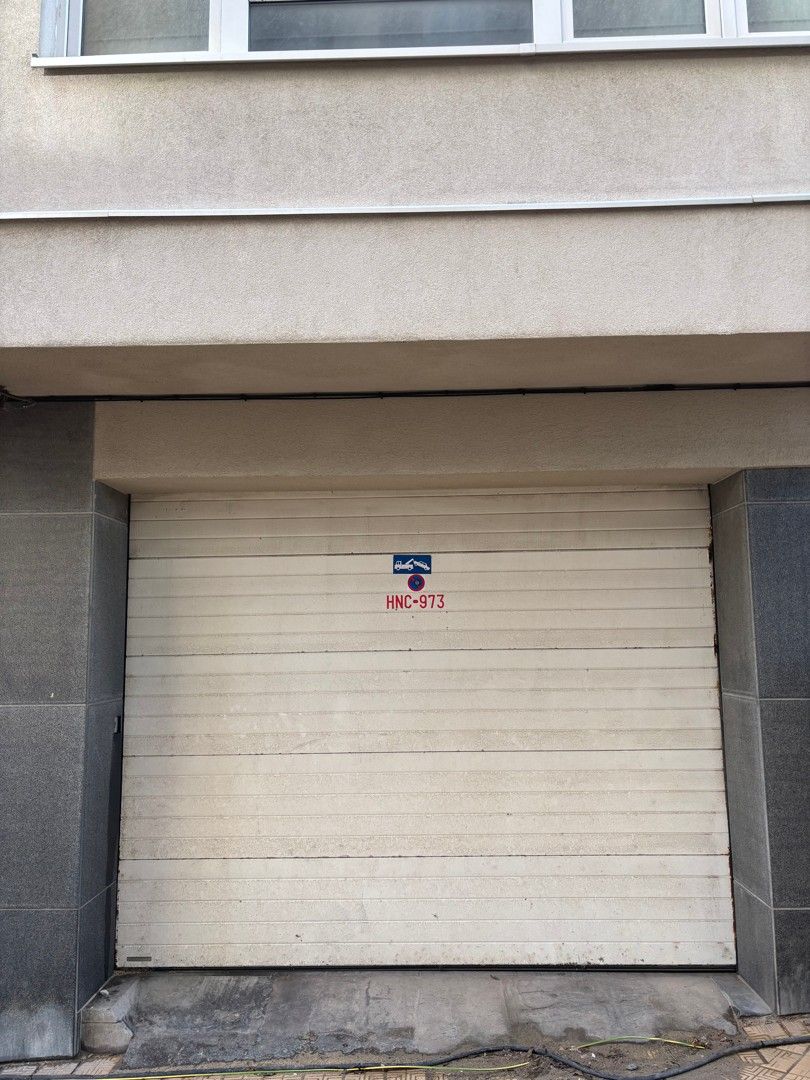 Garage te koop foto {{pictureIndex}}