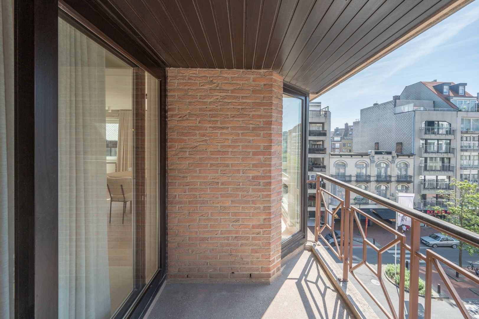 Prachtig gerenoveerd hoekappartement in centrum Knokke vlakbij de Zeedijk en het Van Bunnenplein  foto 28