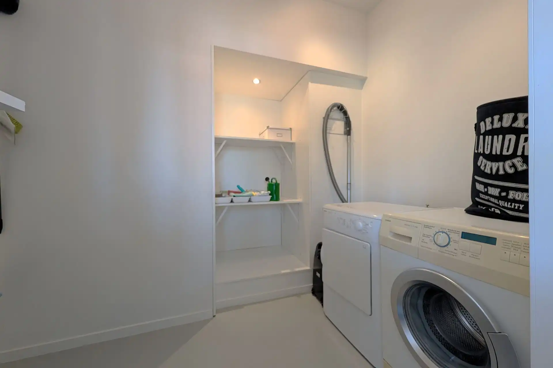 Instapklaar gerenoveerd appartement met 2 slaapkamers en 2 terrassen foto 7