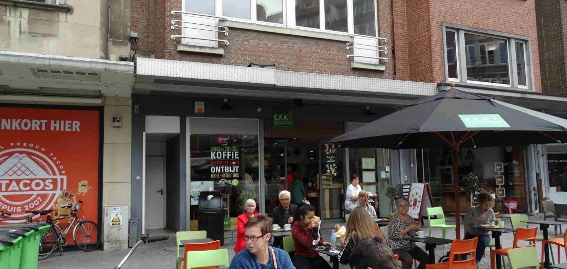TOP GELEGEN COMMERCIEEL PAND RECTOR DE SOMERPLEIN foto 2