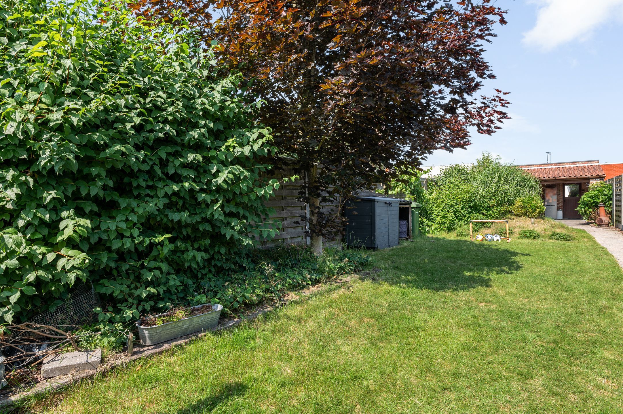 Instapklare woning met leuke tuin en grote garage nabij centrum Kapellen! foto 8