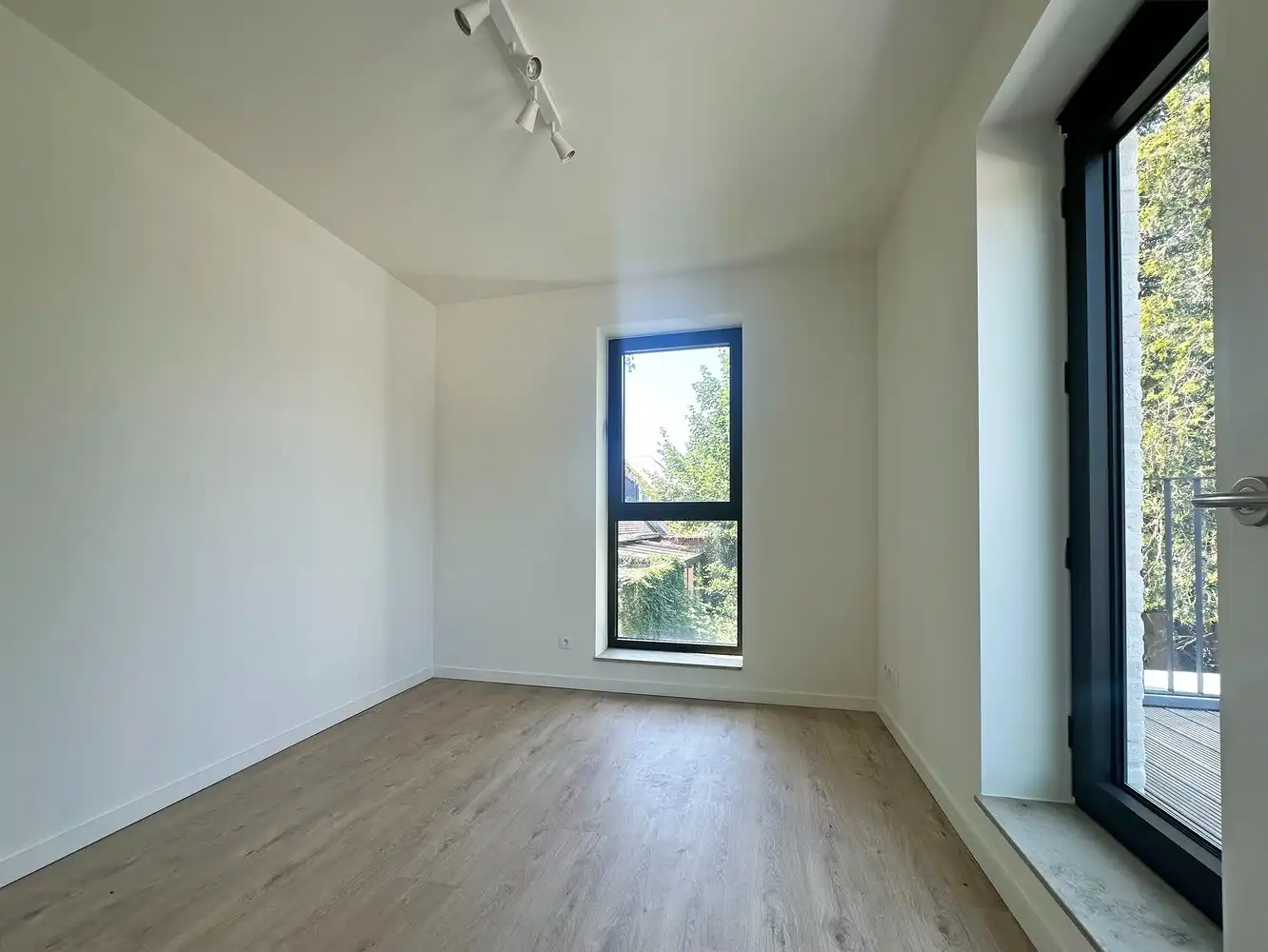 Nieuwbouwappartement met autostaanplaats in groene, bosrijke omgeving te Ranst. foto 6