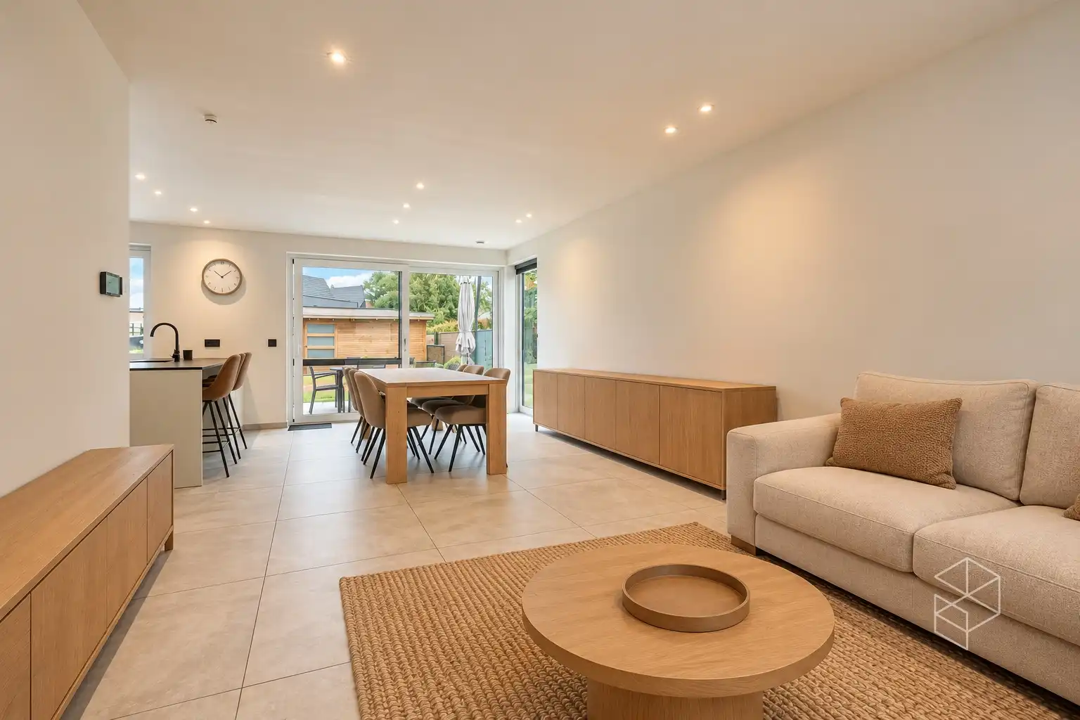 Recente (bj. 2023) royale woning met 4 SLPK (5 mogelijk) en grote tuin (EPC A) foto 4