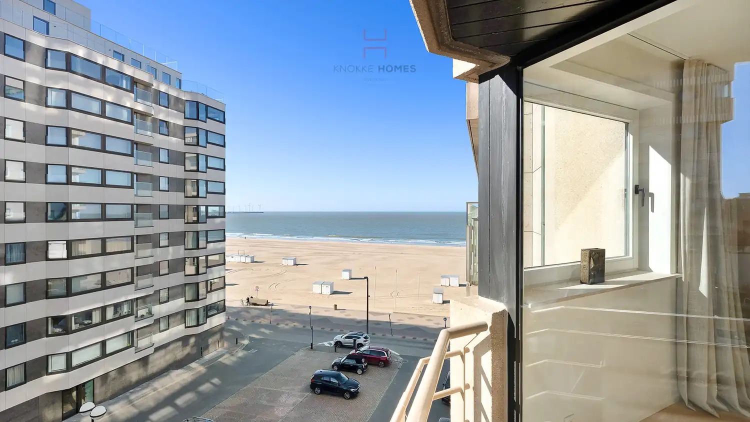 Stijlvol gerenoveerd appartement met zijdelings zeezicht in Duinbergen. foto 2