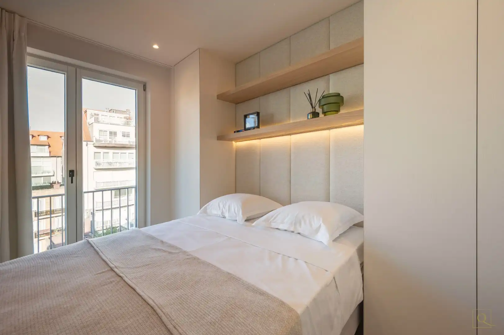 Luxueus gerenoveerd appartement op een toplocatie, op wandelafstand van de Lippenslaan en de zeedijk. foto 13
